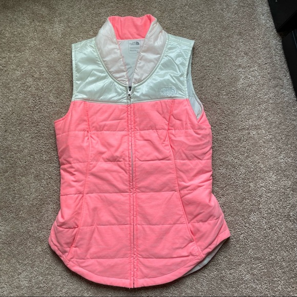 The North Face NWOT Peach Puffer Vest - Picture 2 of 10